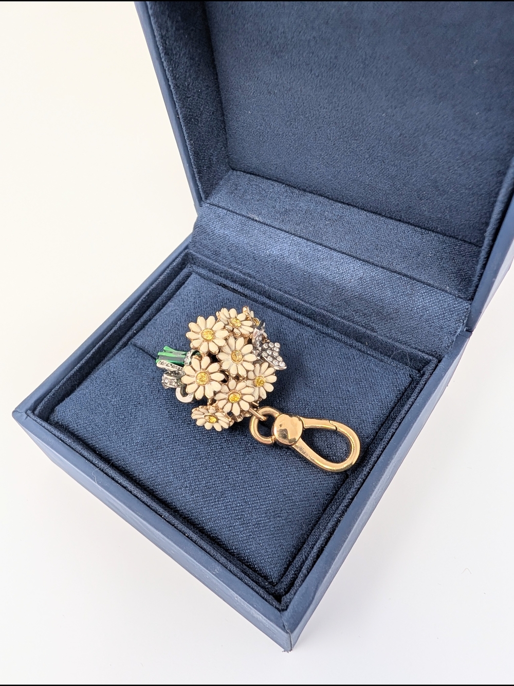 Juicy Couture Y2K Daisy Bouquet Charm with White Enamel Green Accent Butterfly - Picture 2 of 8